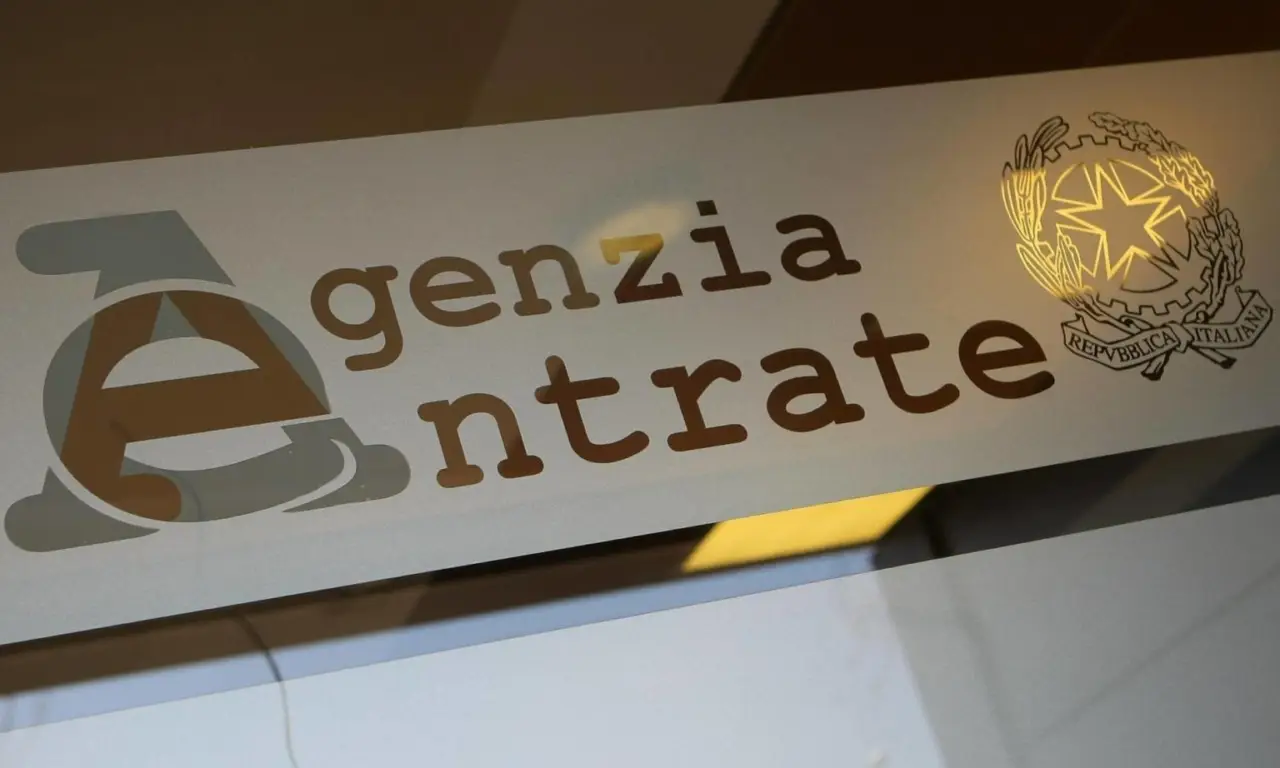 Cosa fare se si riceve una comunicazione dall’agenzia delle entrate: ecco come evitare multe e sanzioni Immagine selezionata