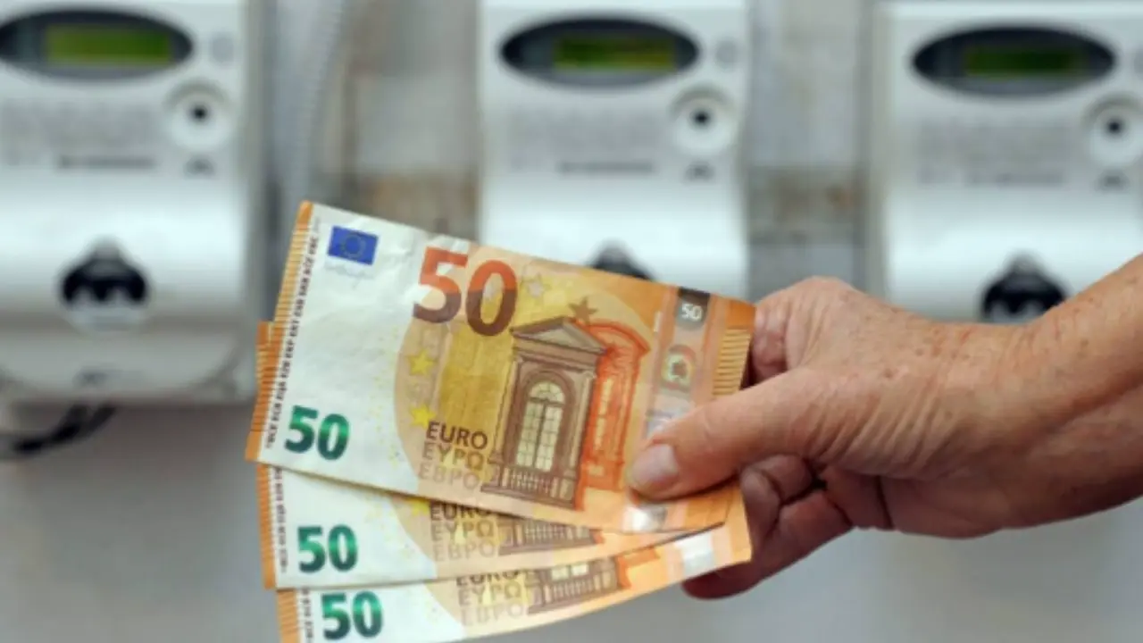 Banconote da 50 euro sotto osservazione: l’allerta della Banca Centrale e i rischi per i cittadini Immagine selezionata