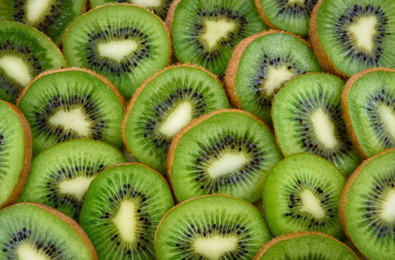 Kiwi e metabolismo: Scopri come accelerarlo in modo naturale Kiwi e metabolismo: Scopri come accelerarlo in modo naturale