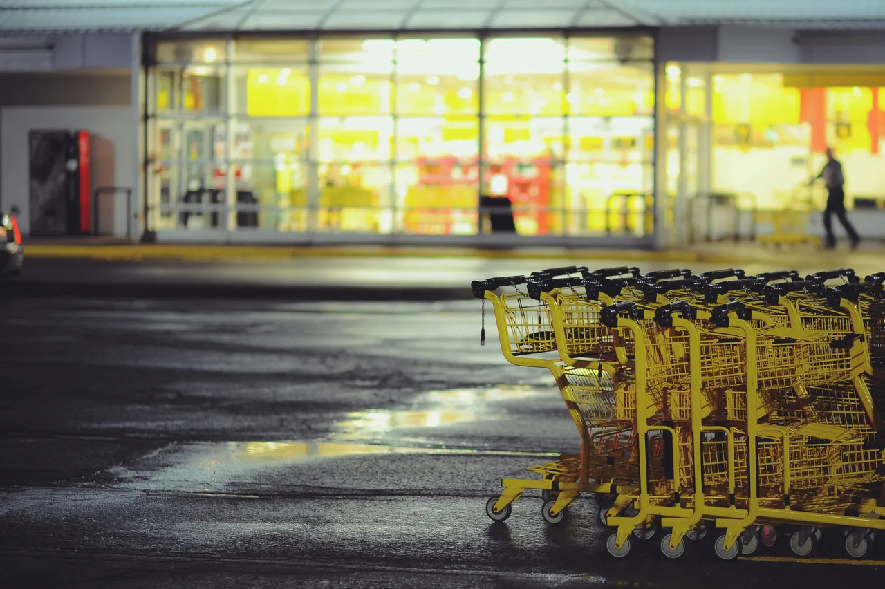 L’idea che divide l’America: ecco la nuova trovata di Walmart fa discutere tutti L’idea che divide l’America: ecco la nuova trovata di Walmart fa discutere tutti