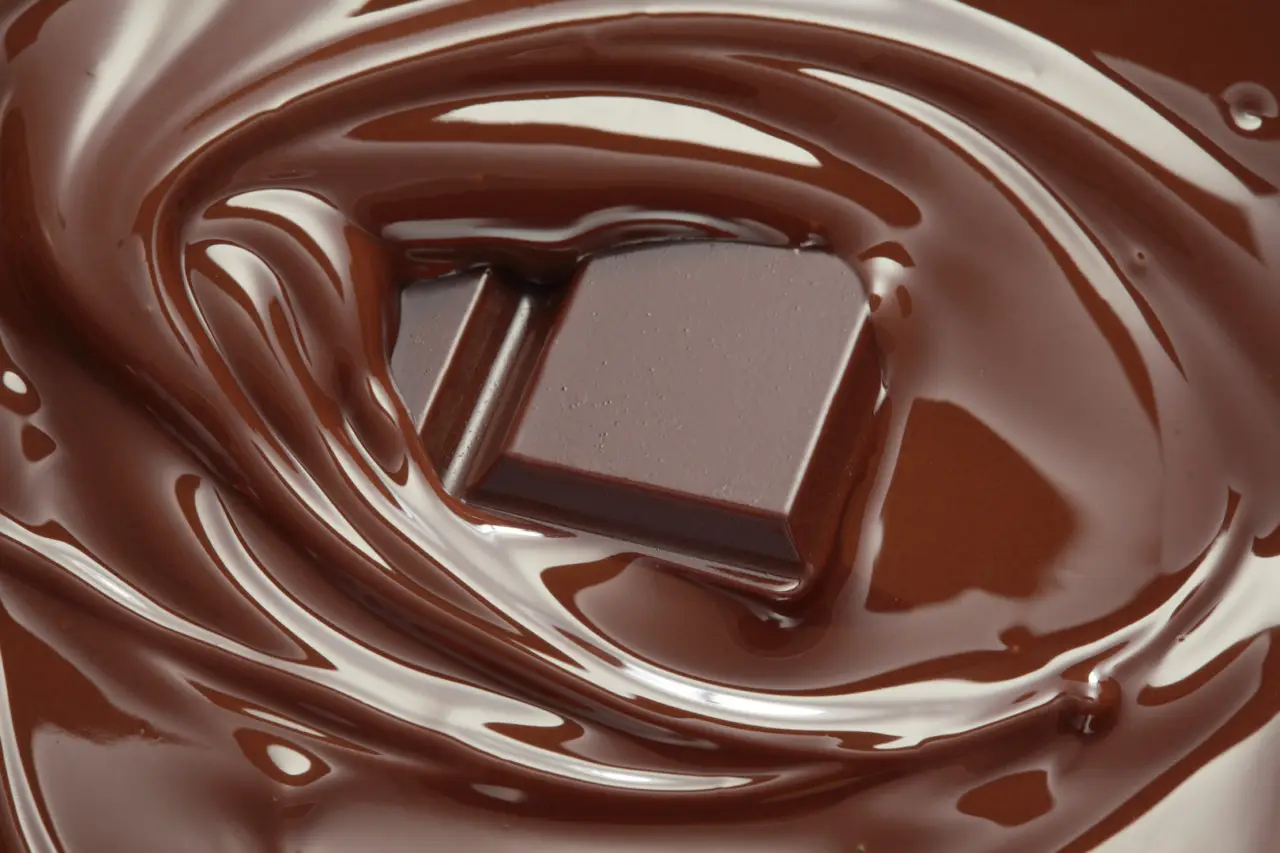 Mangiare cioccolato fondente ogni giorno: i benefici e i limiti Immagine selezionata
