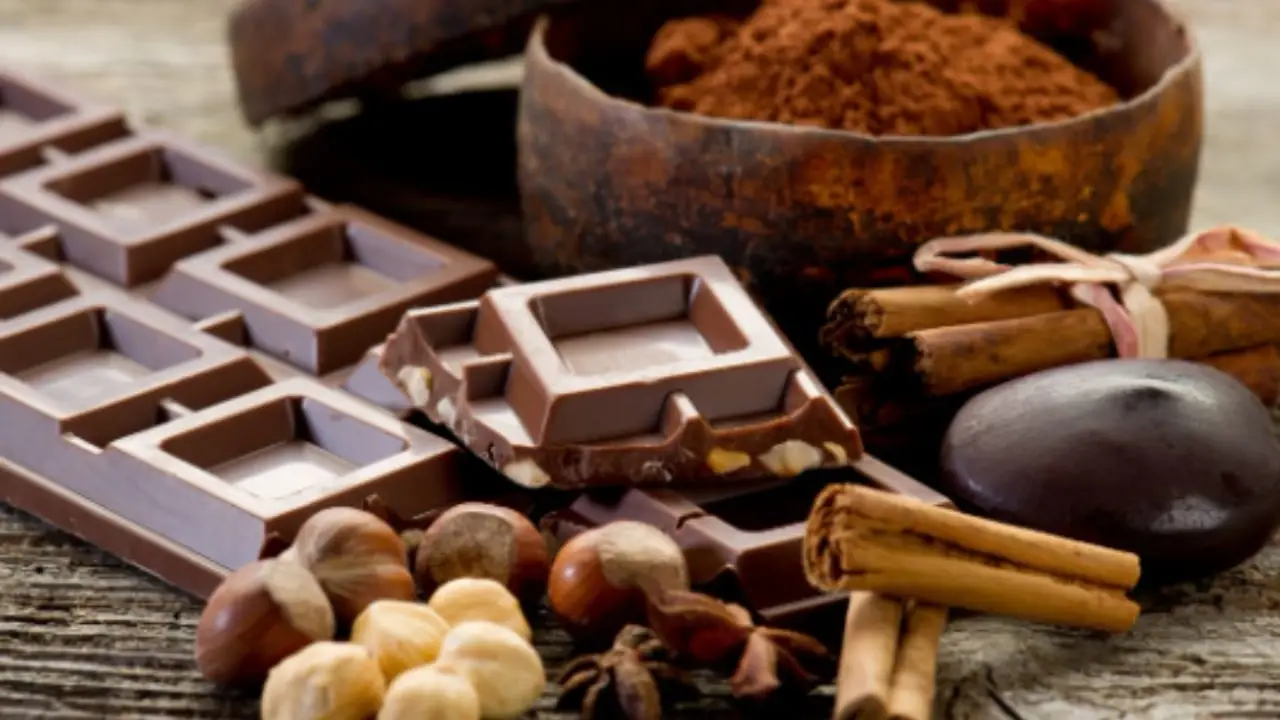 Mangiare cioccolato fondente ogni giorno: i benefici e i limiti Immagine selezionata