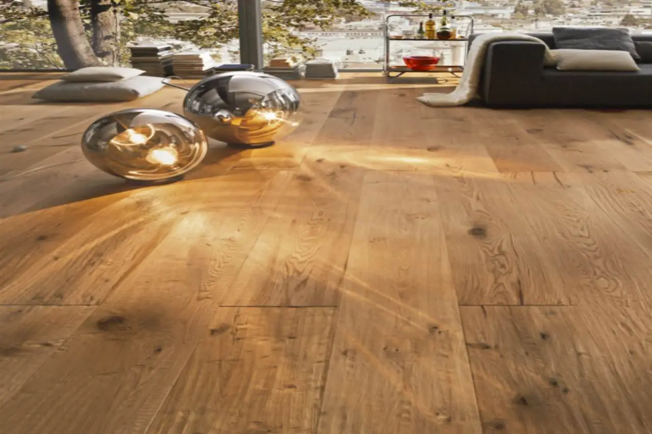Non usare mai questo prodotto sul parquet: lo rovini in pochi giorni Immagine selezionata