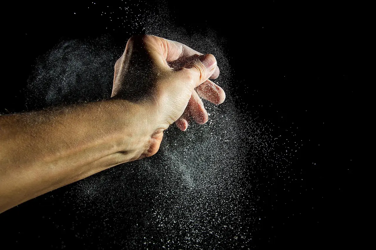 Attenzione all’eccesso di proteine in polvere: quali sono i possibili rischi Attenzione all’eccesso di proteine in polvere: quali sono i possibili rischi