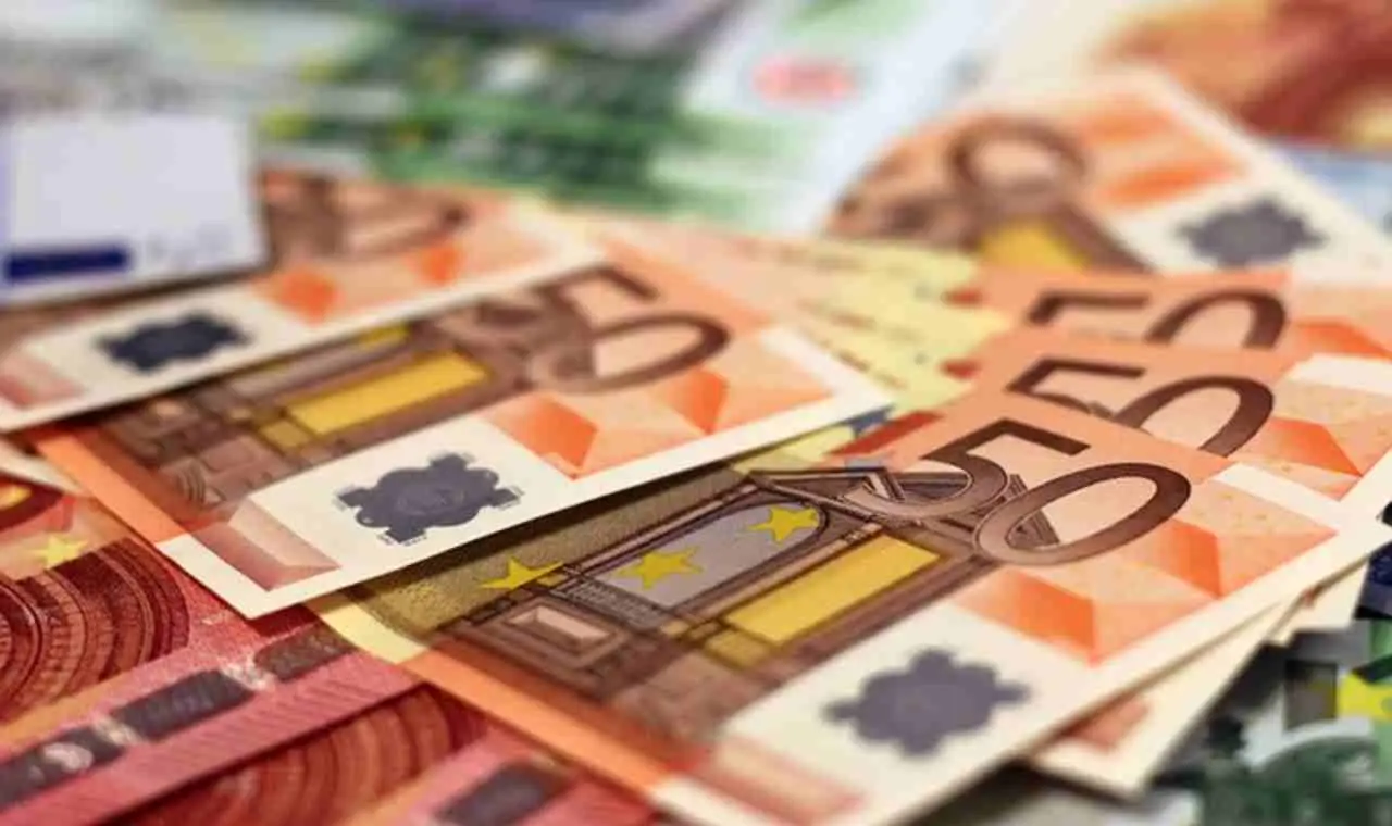 Cosa succede con le vecchie banconote da 20 e 50 euro: ecco tutto sul ritiro e la sostituzione Cosa succede con le vecchie banconote da 20 e 50 euro: ecco tutto sul ritiro e la sostituzione