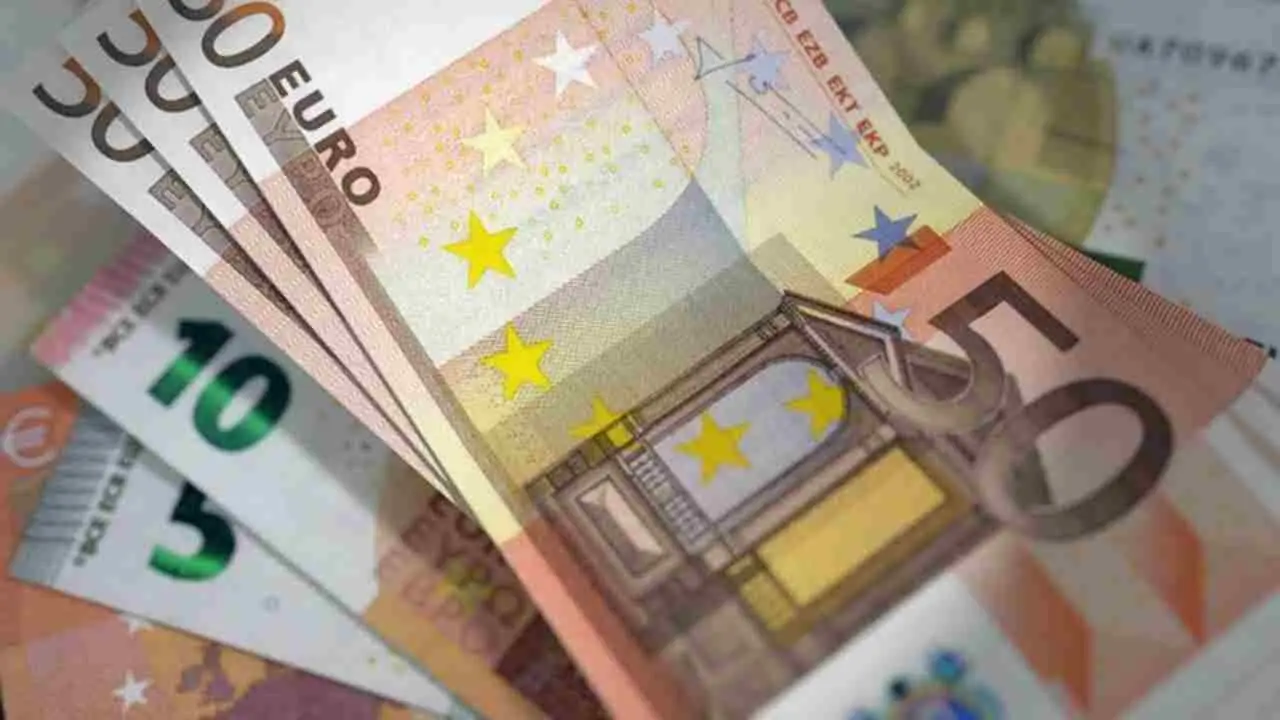 Cosa succede con le vecchie banconote da 20 e 50 euro: ecco tutto sul ritiro e la sostituzione Cosa succede con le vecchie banconote da 20 e 50 euro: ecco tutto sul ritiro e la sostituzione